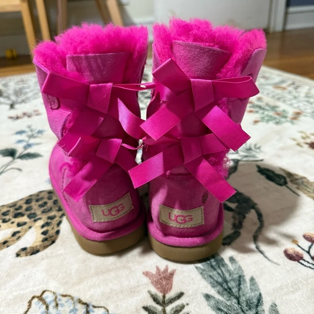 UGG Bailey Bow II Boots in Paz Pink size 4
